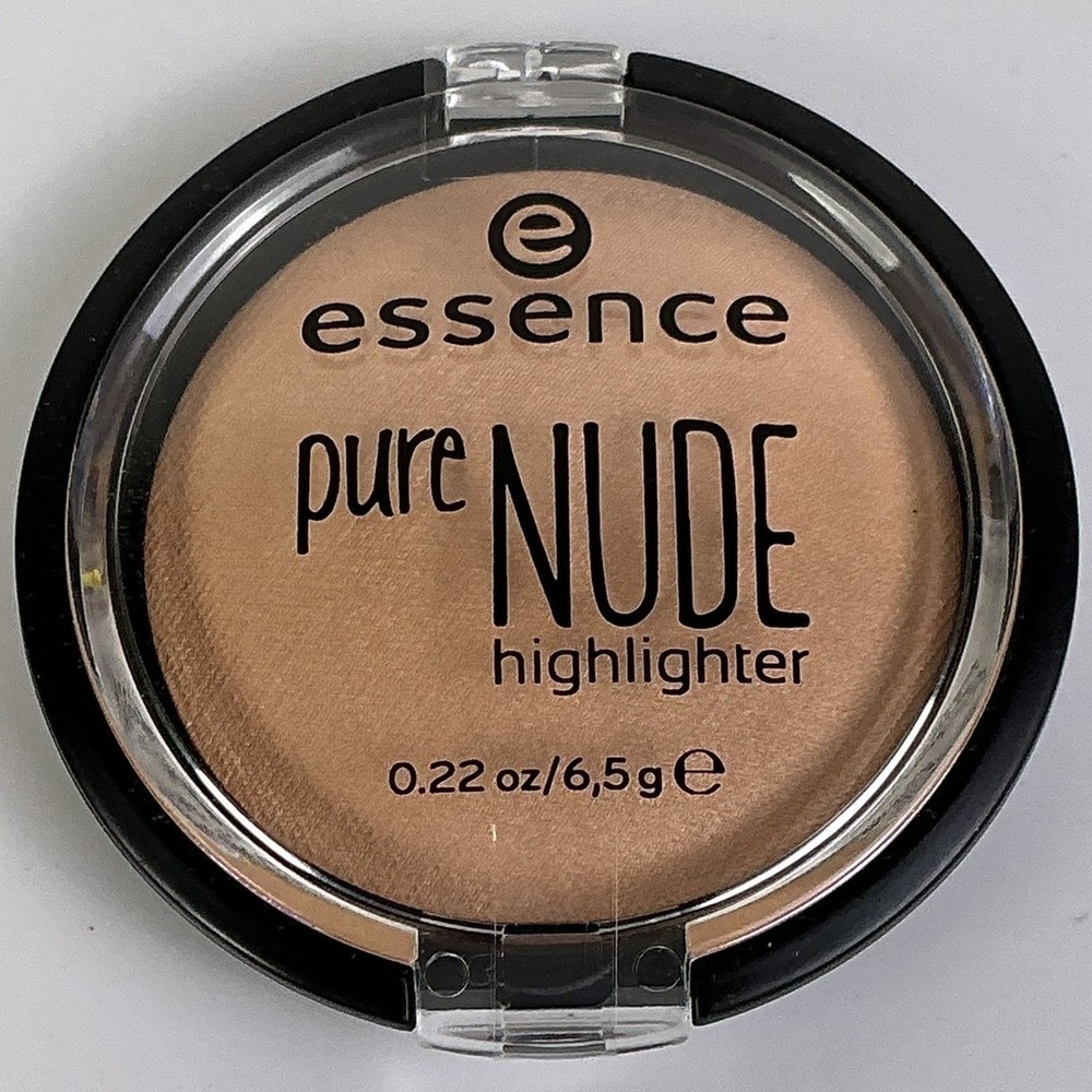 Essence Pure Nude Highlighter 10 Be My Highlight Baked Powder 0.22 oz New